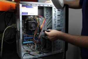 Bild zur IT-Dienstleistungen - PC-Notdienst